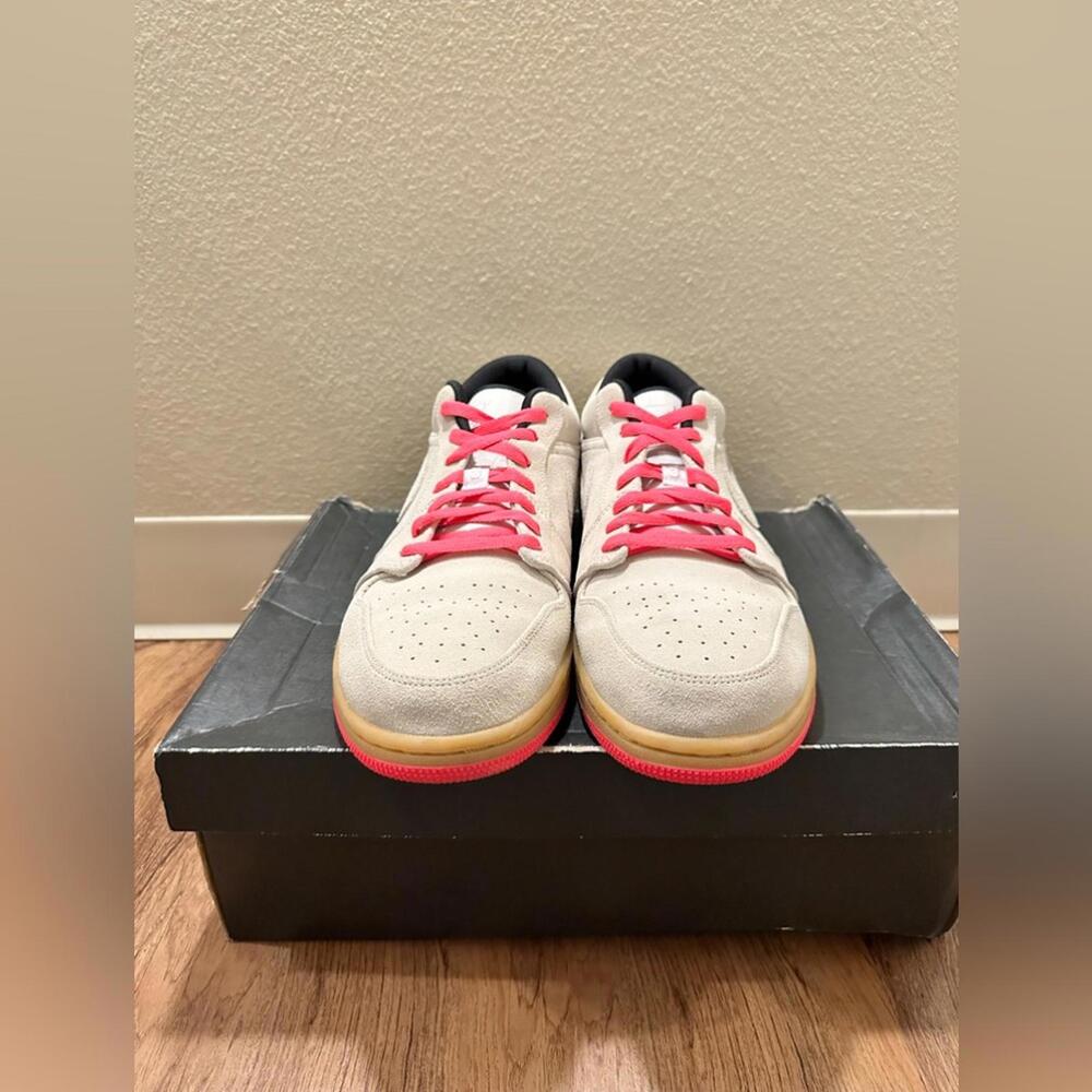 Jordan 1 Low Sneaker Politics - Picture 5 of 8